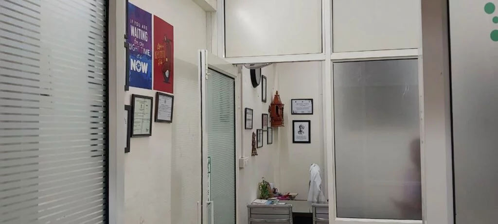 Alt="gynecologist-doctor-in-Noida"/>