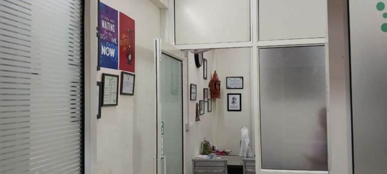 Alt="gynecologist-doctor-in-Noida"/>